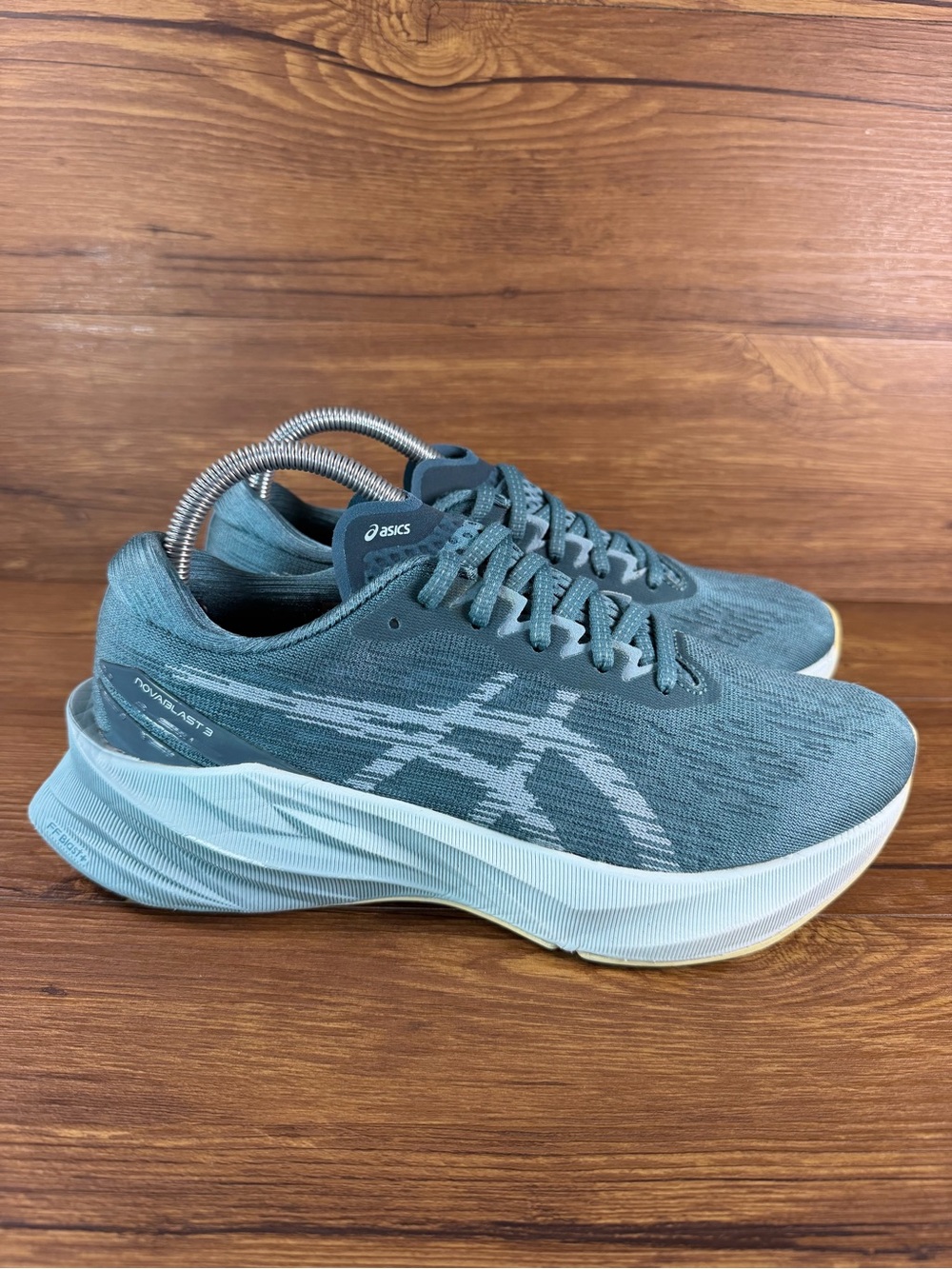 ASICS Novablast 3 Running Shoes Women’s Size 8.5 Athletic Sneakers